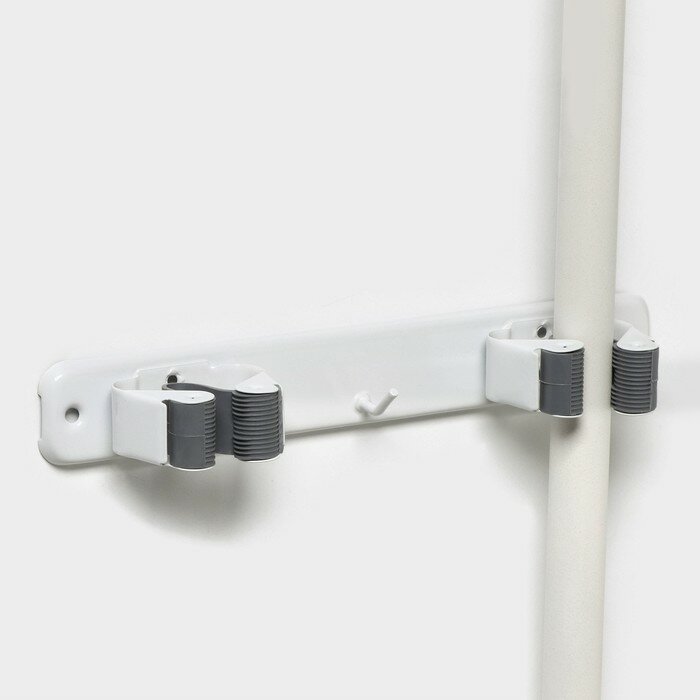 фото Держатель для уборочного инвентаря Доляна, 22×2,5×5 см, цвет бело-серый