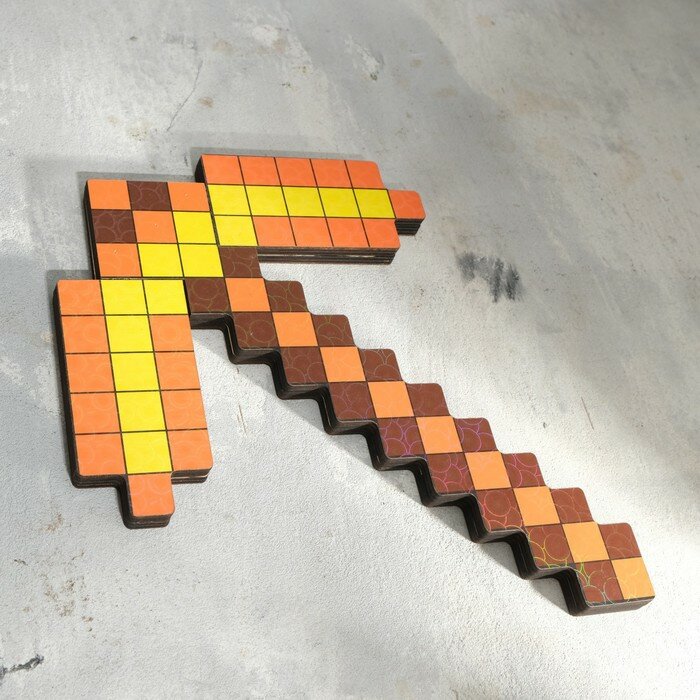 фото Сувенир деревянный "Кирка", 22х29х1,2 см, пиксельный, золотой