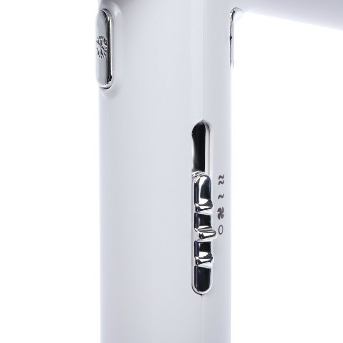 Фен Sakura SA-4051W, 1600 Вт, 3скорости, 3 темп. режима, концентратор, шнур 1.8 м, белый - фотография № 4