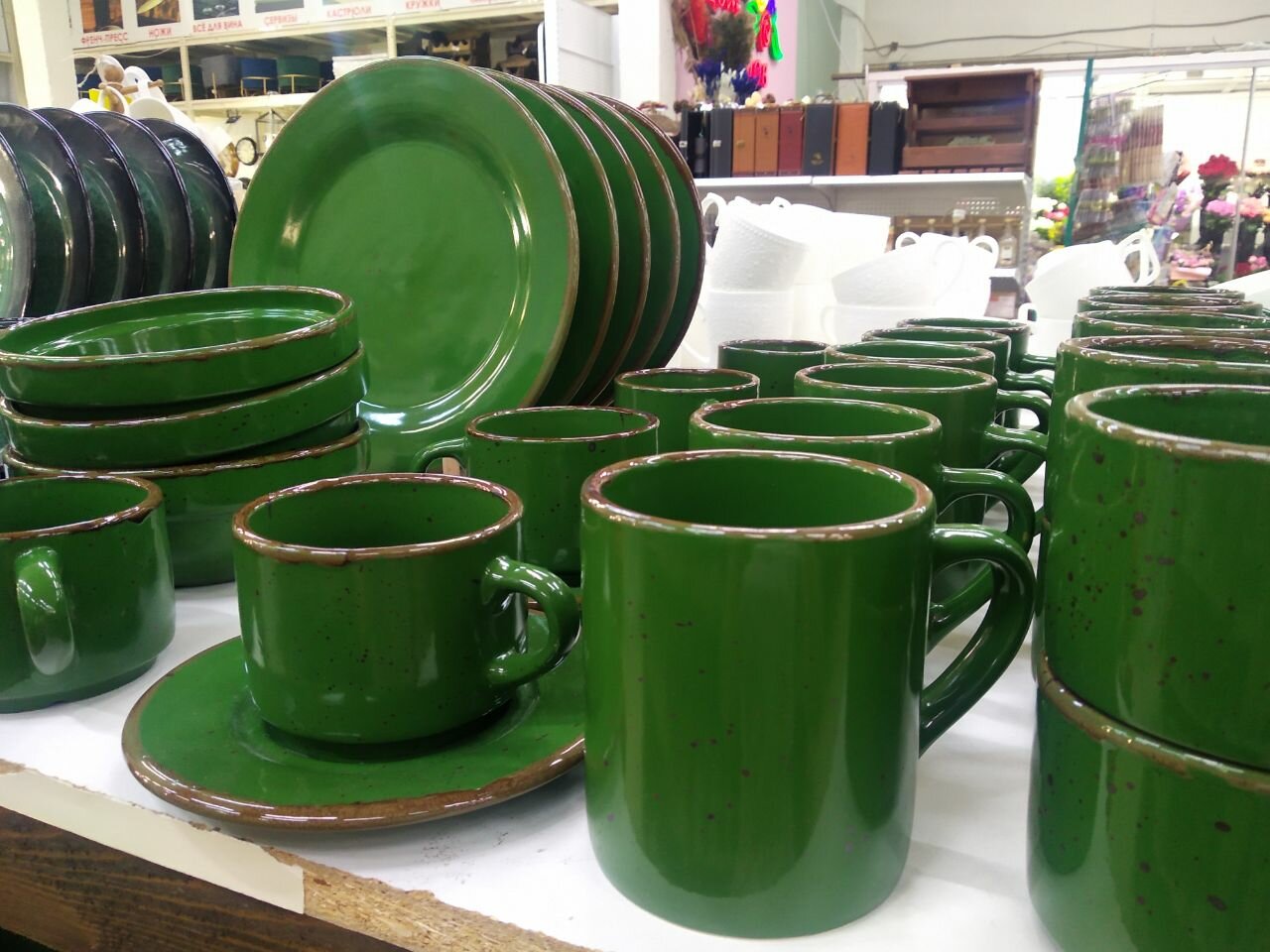 Кружка для чая и кофе Хорекс Punto verde, 350 мл, фарфор, зеленая - фотография № 5