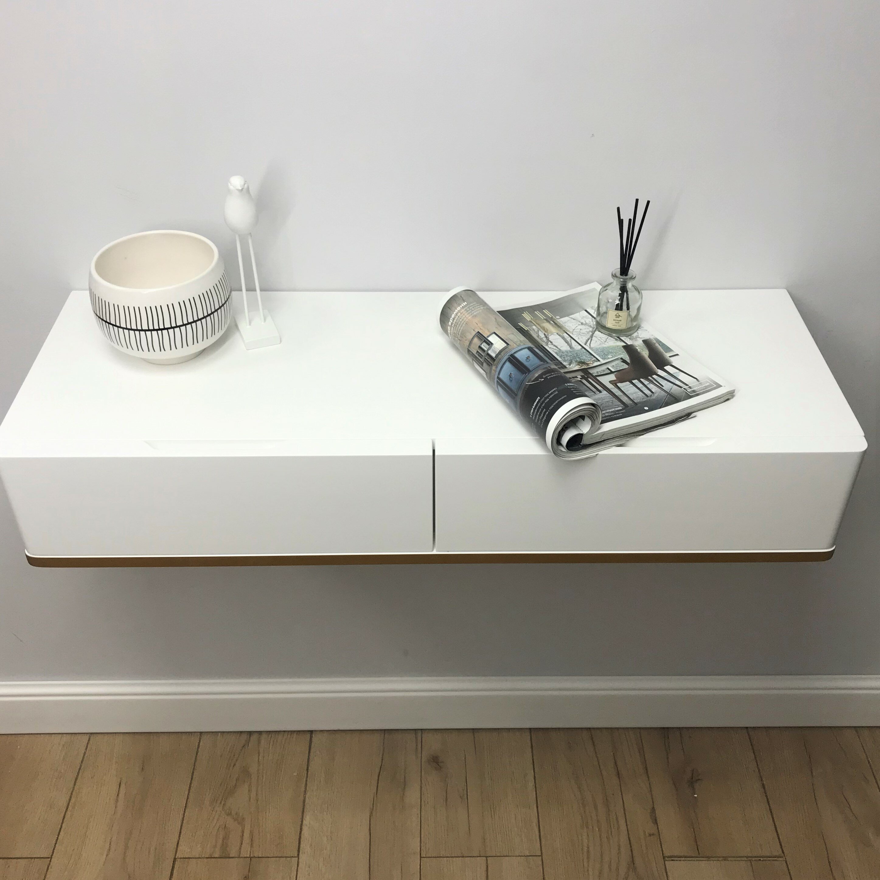 Туалетный столик в эмали подвесной, Bianko консольный столик, консоль навесная белая в спальню, в прихожую 100х32х16 см. Дизайнерская мебель Grande House - фотография № 9
