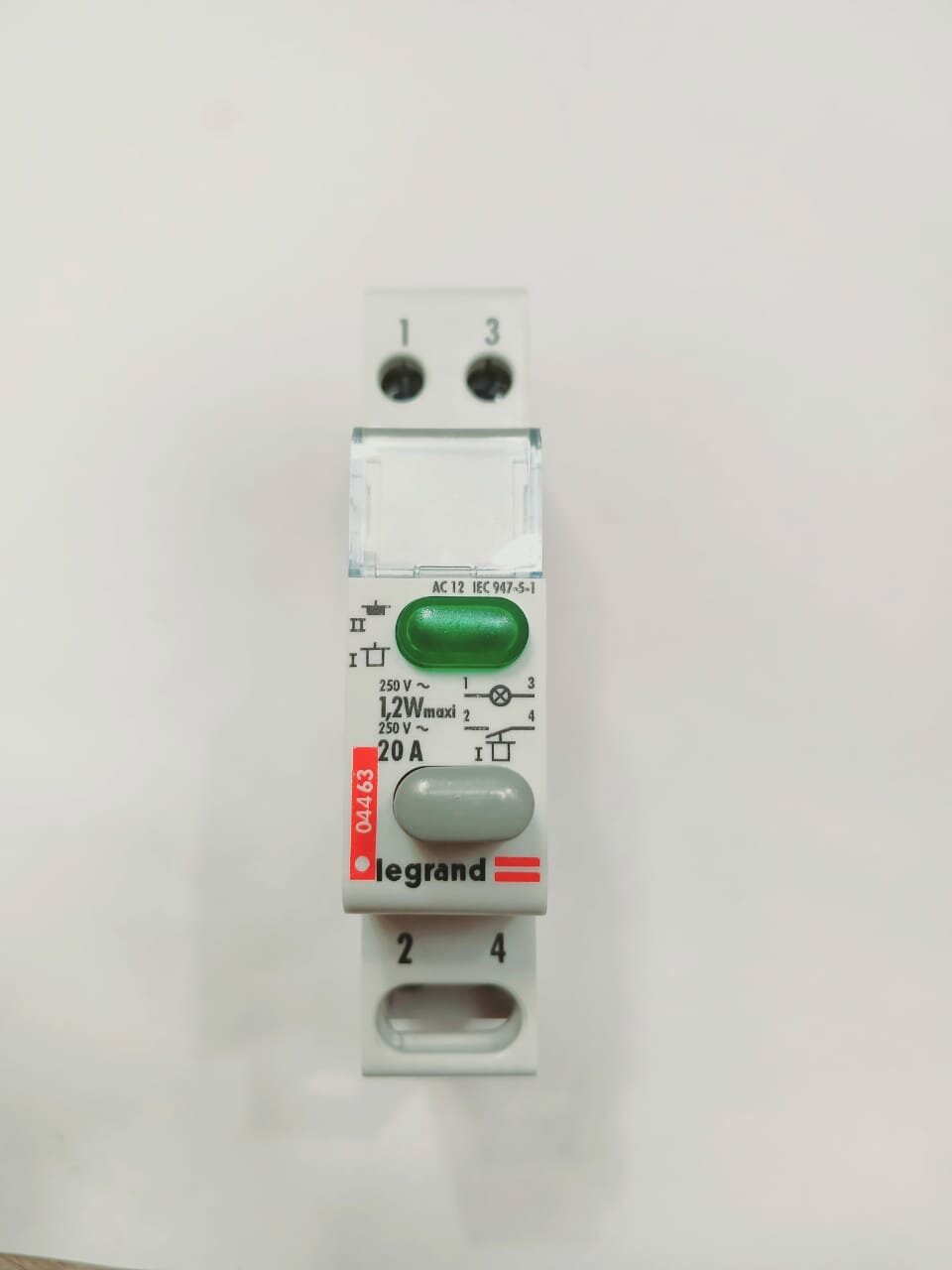 фото Legrand Выключатель кнопочный 1НО+зел.индик. 20А 04463