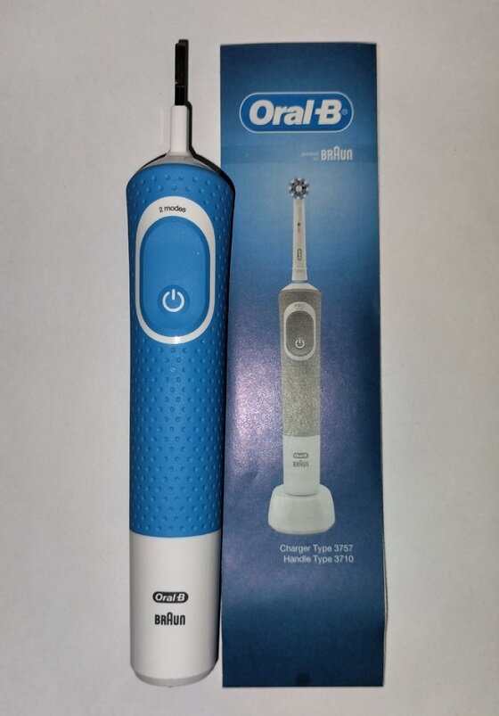 Ручка зубной щётки Oral-B, тип 3710. Замена для щеток Oral-B D100.413. До 32 минут работы от аккумулятора. Цвет голубой