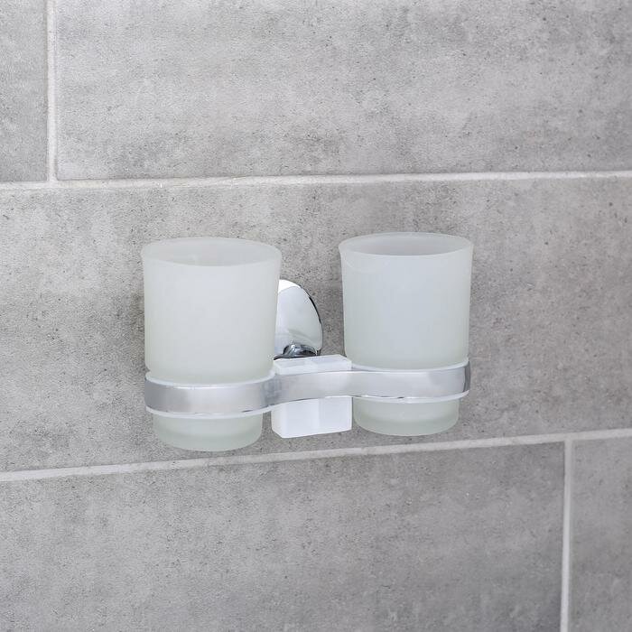 фото Держатель для зубных щёток настенный, Accoona A11004, 2 стакана, стекло, цвет хром