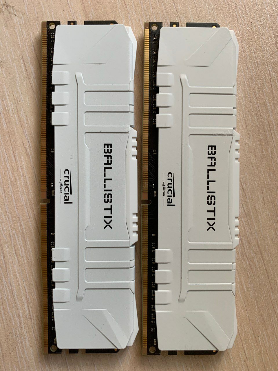 Оперативная память Crucial Ballistix 16 ГБ (8 ГБ x 2) DDR4 3200 МГц DIMM CL16 white 2x8 ГБ (332554)