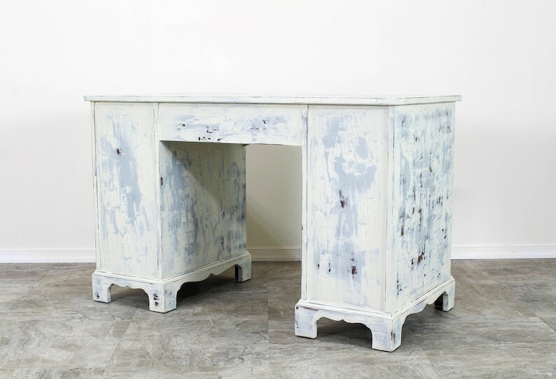Винтажный бело-голубой письменный стол в стиле прибрежной кампании, семь ящиков 117 х 77 х 59 см - фотография № 10