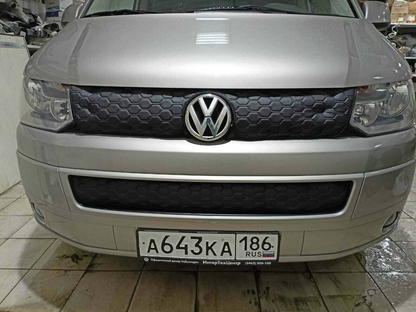 Утеплитель радиатора для Volkswagen Multivan 2009-2015 T5 Дизайн Соты