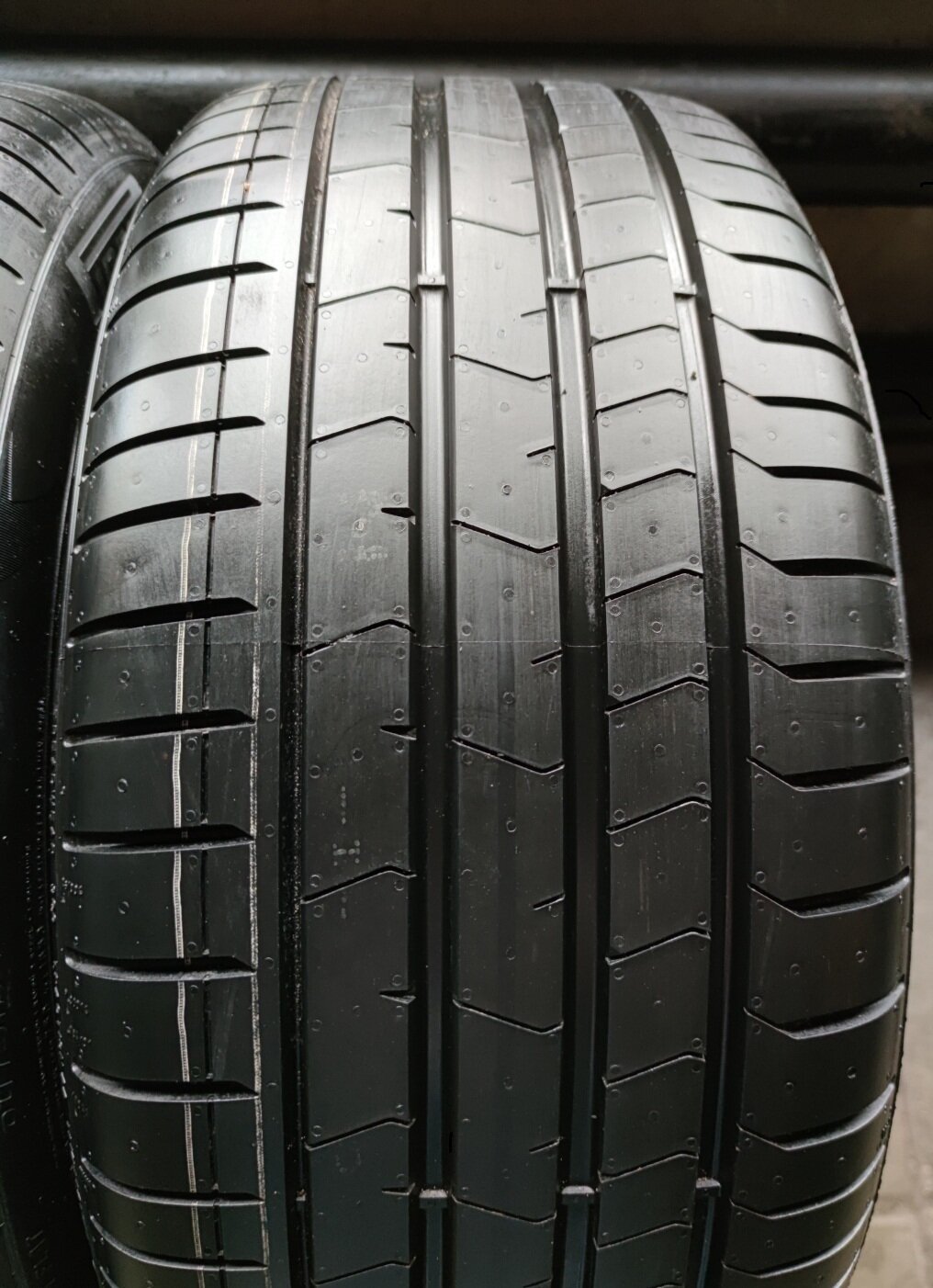 Pirelli P Zero New 245/45 R18 100Y RUNFLAT (Продажа от 1 шт.!)