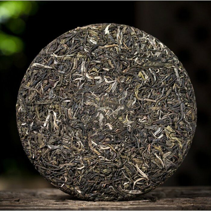 Китайский выдержанный зеленый чай "Шен Пуэр" 2017 год, Менхай, блин, 357 г (+ - 5 г) - фотография № 3