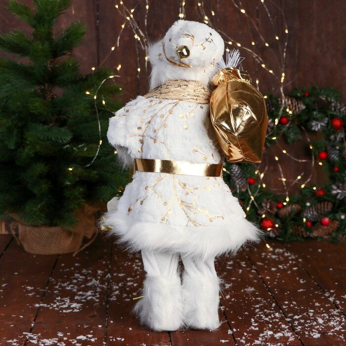 Дед Мороз "С подарками и в ремешке" 50 см, бело-золотой - фотография № 3