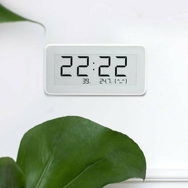 Часы-термометр Xiaomi Mi Temperature and Humidity Monitor Digital Clock(Русская версия) - фотография № 1