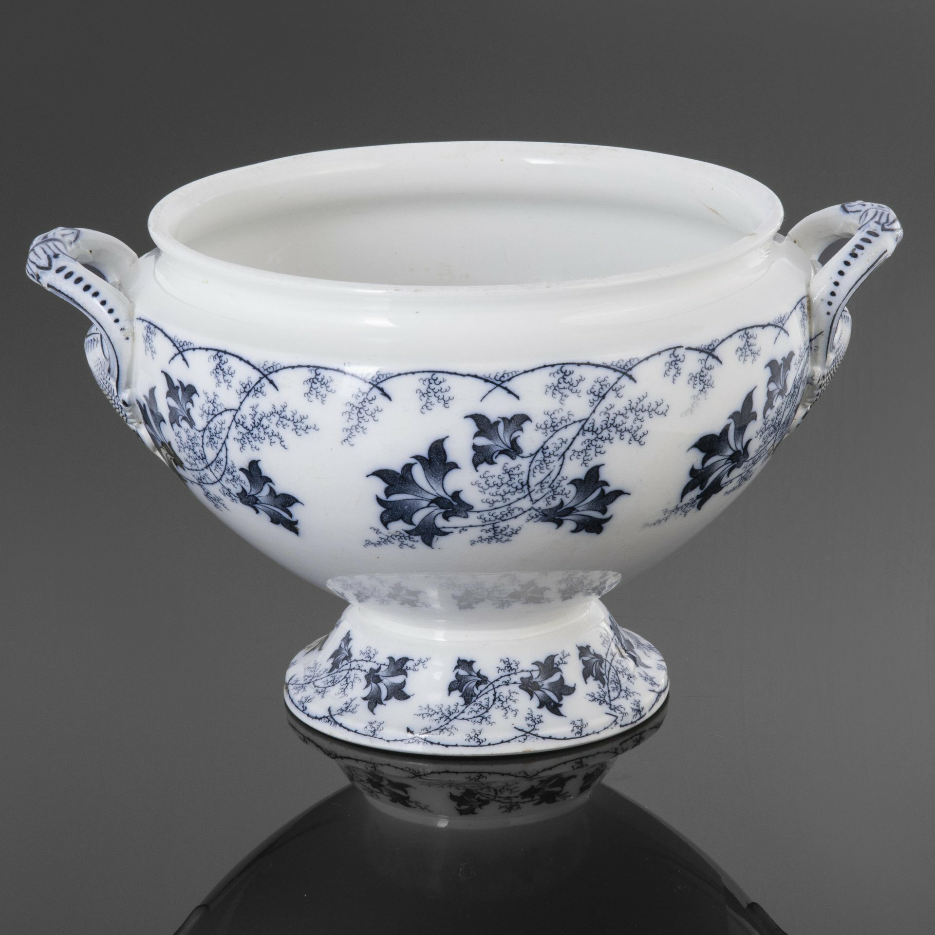 Супница с цветочным декором, фаянс, деколь, Villeroy Boch, Германия, 1874-1909 гг.