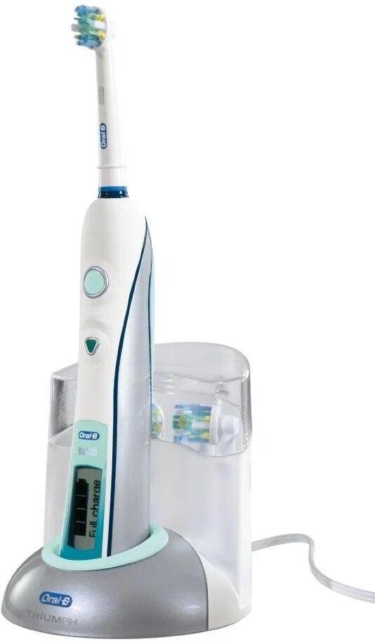 Электрическая зубная щетка Oral-B D25. 526. 4X Triumph, 1 шт