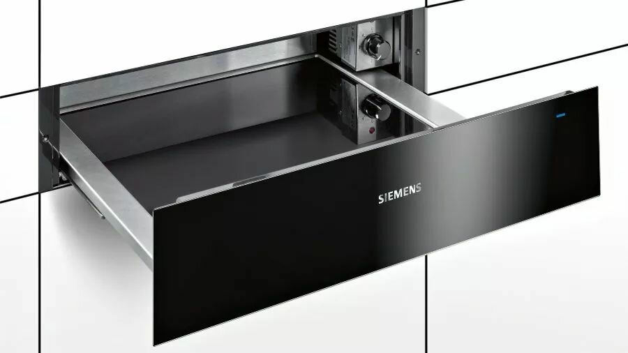 Встраиваемый шкаф для подогрева посуды SIEMENS BI630CNS1M iQ700, 140x594 548, 4 темп. режима 30-80 градусов цельсия, 12 тарелок + 64 чашки-демитассе