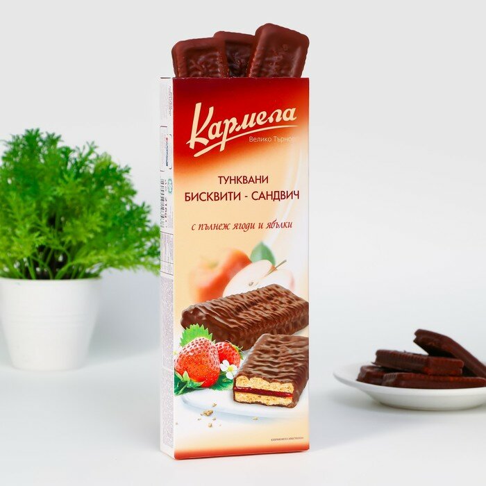 Печенье Karmela с клубникой в шоколаде, 216 г - фотография № 1