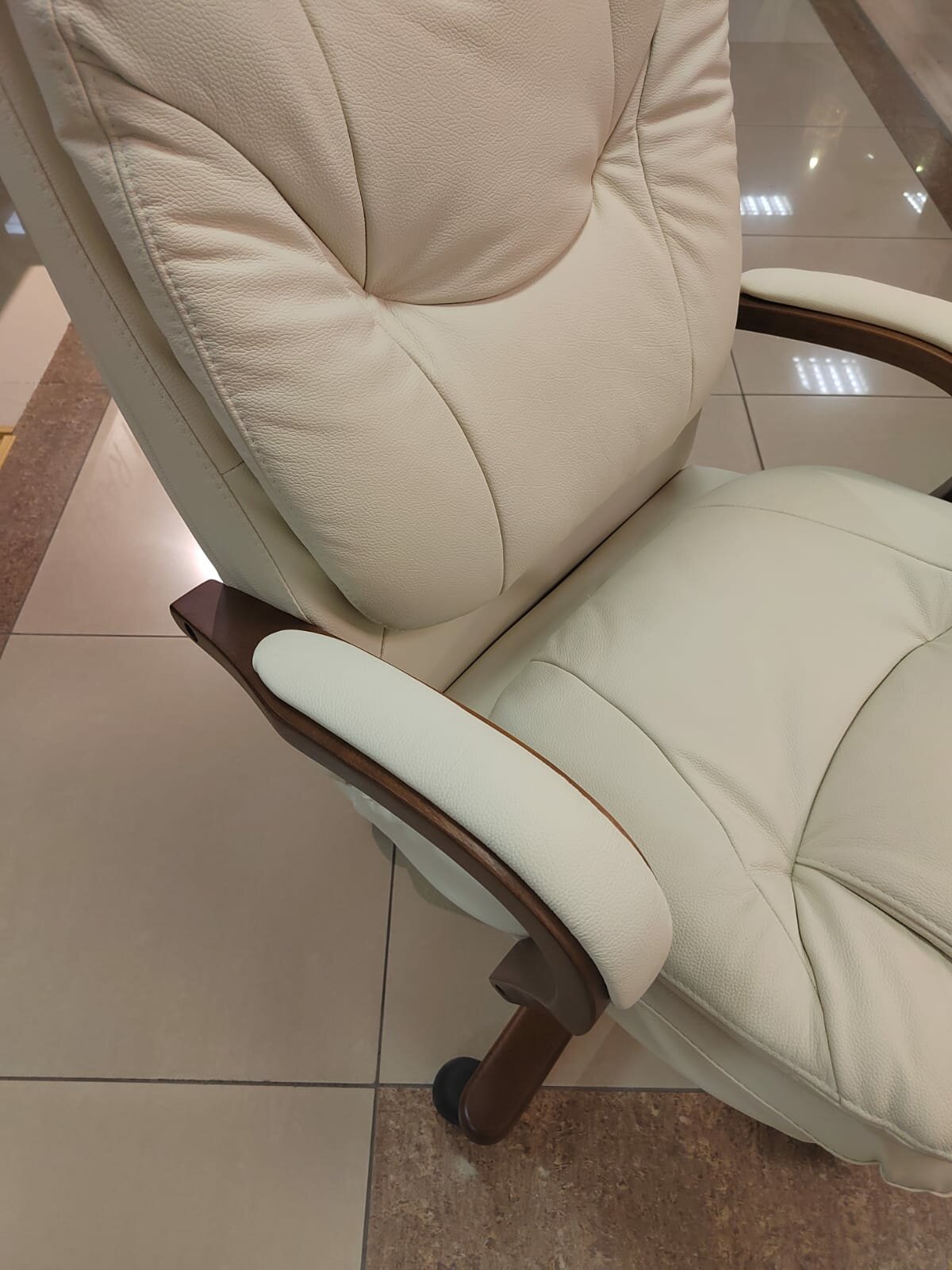 Компьютерное кресло Неаполь кожа/дерево - фотография № 5
