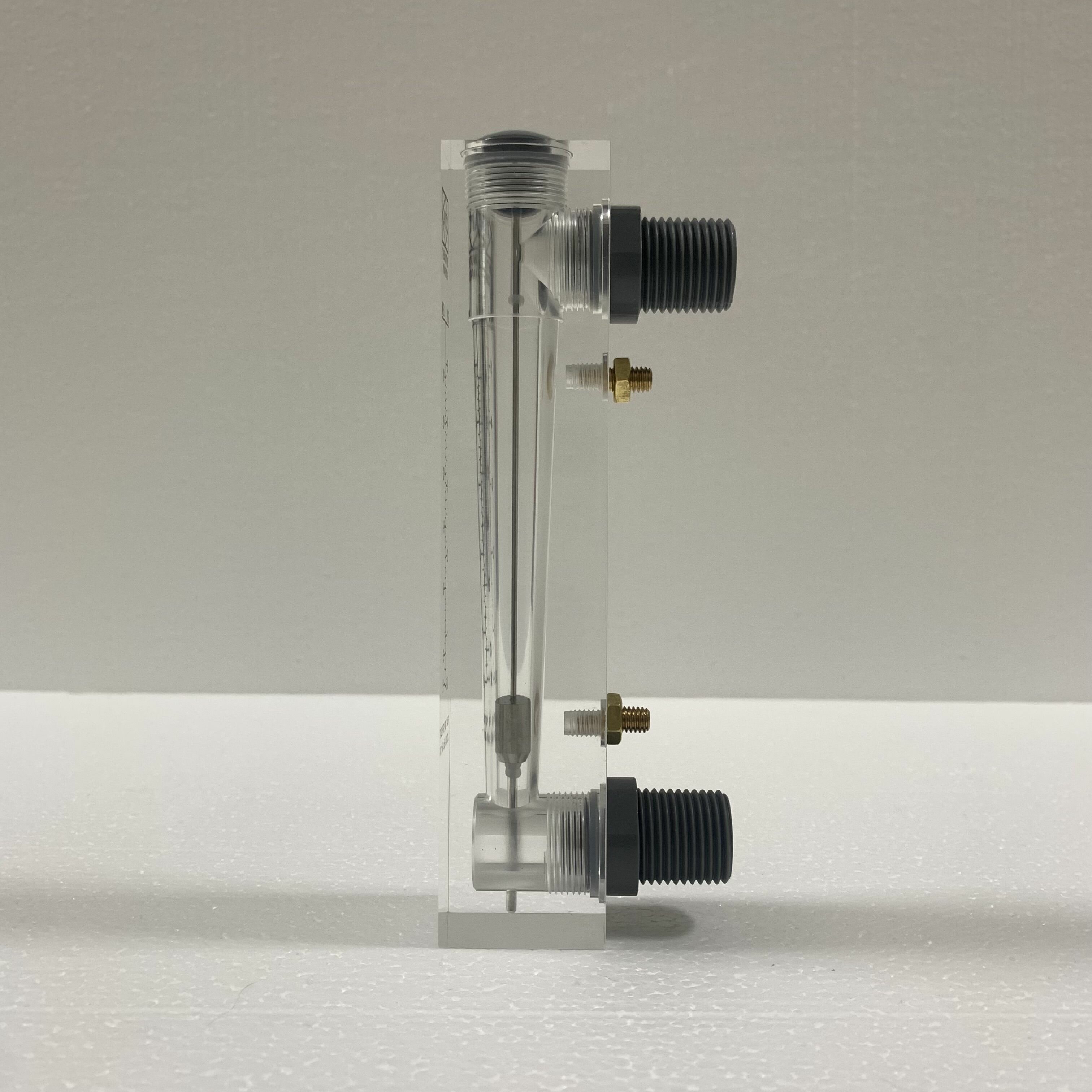 Ротаметр (расходомер) воды LZM-15ZT, диапазон измерения 0,5-5 г/м и 2-18 л/м, акриловый корпус, фитинги ПВХ, без регулятора расхода - фотография № 4