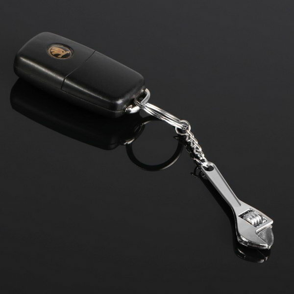 Брелок для ключей Cartage "Разводной ключ" серебро