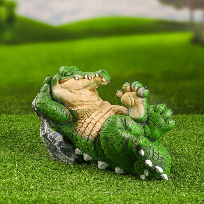 Садовая фигура "Крокодил у камня" 16х29см - фотография № 2