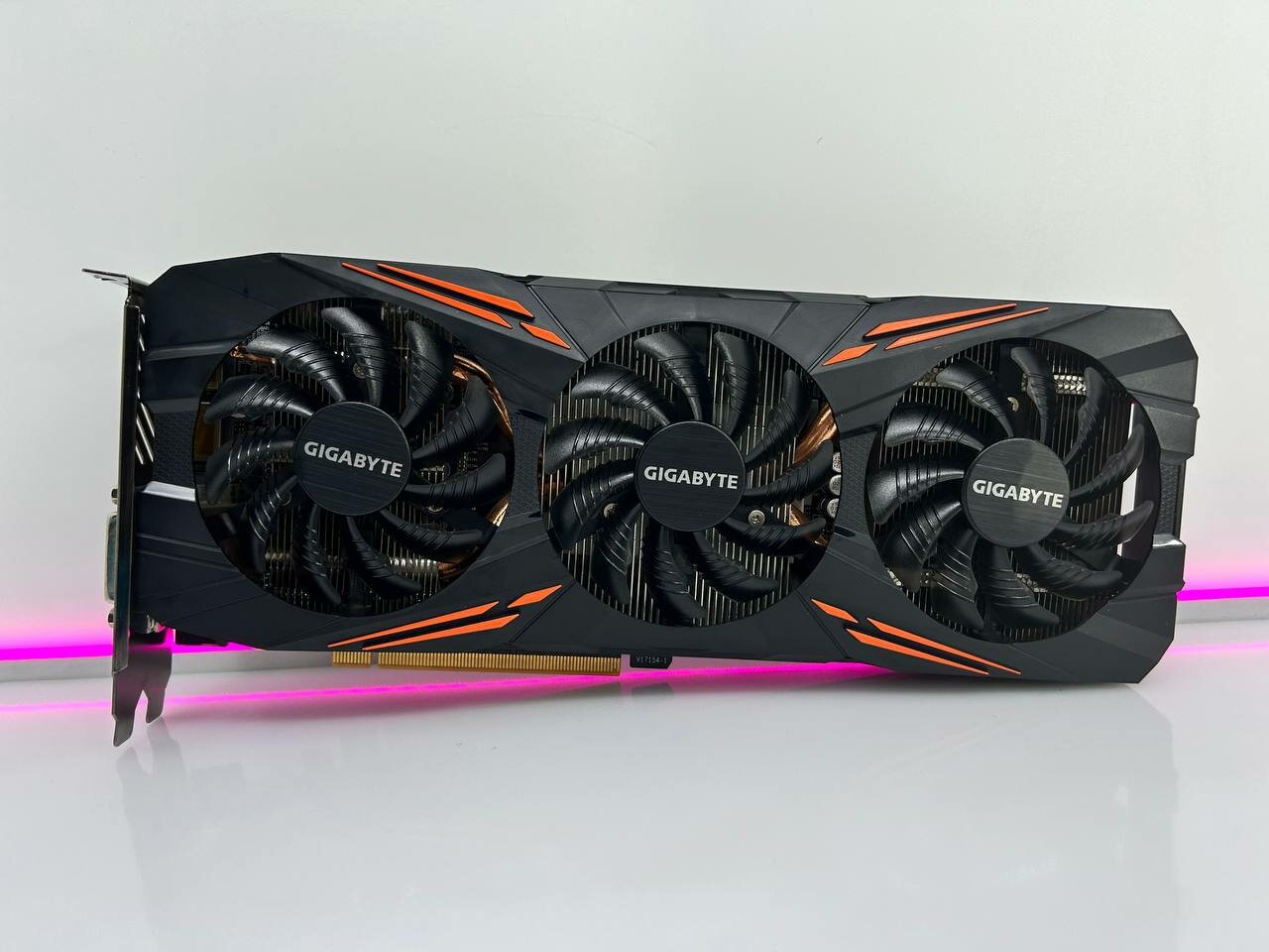 Видеокарта 8.0 Гб Gigabyte GeForce GTX 1070 G1 GAMING