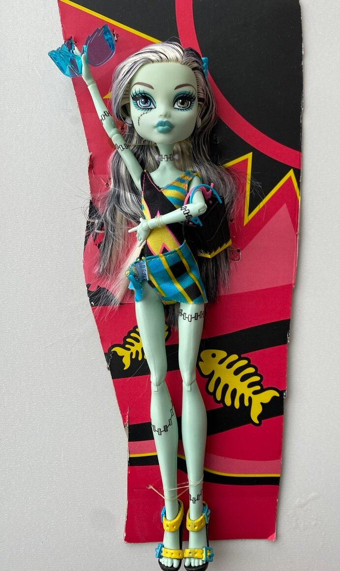 Кукла Монстер Хай Фрэнки Штейн Мрачный Пляж, Mattel