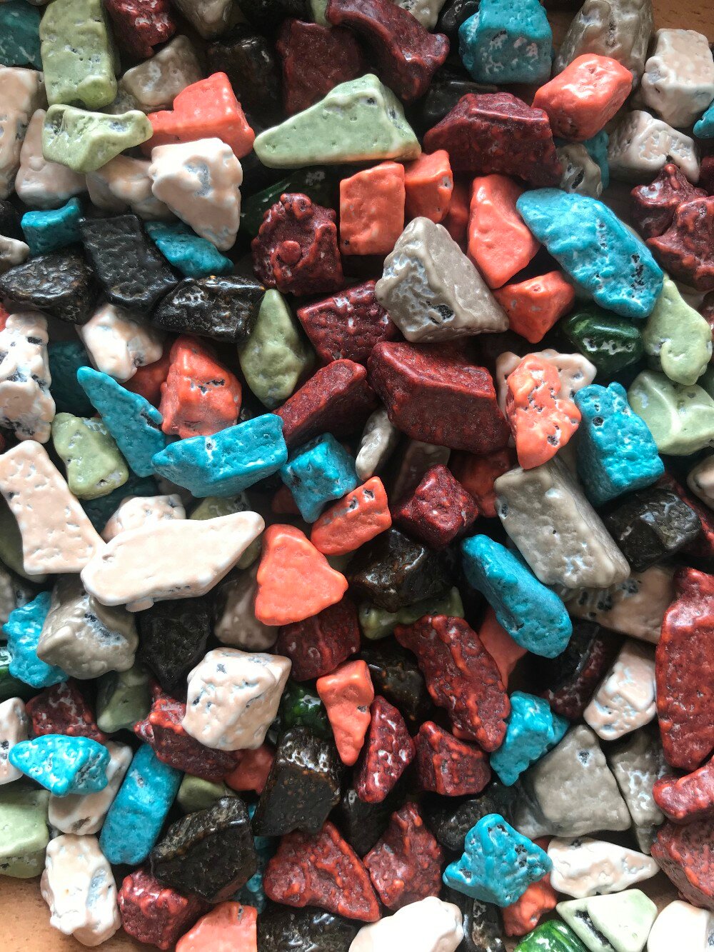 Шоколадные камушки в молочной, разноцветной глазури, 500г - фотография № 3