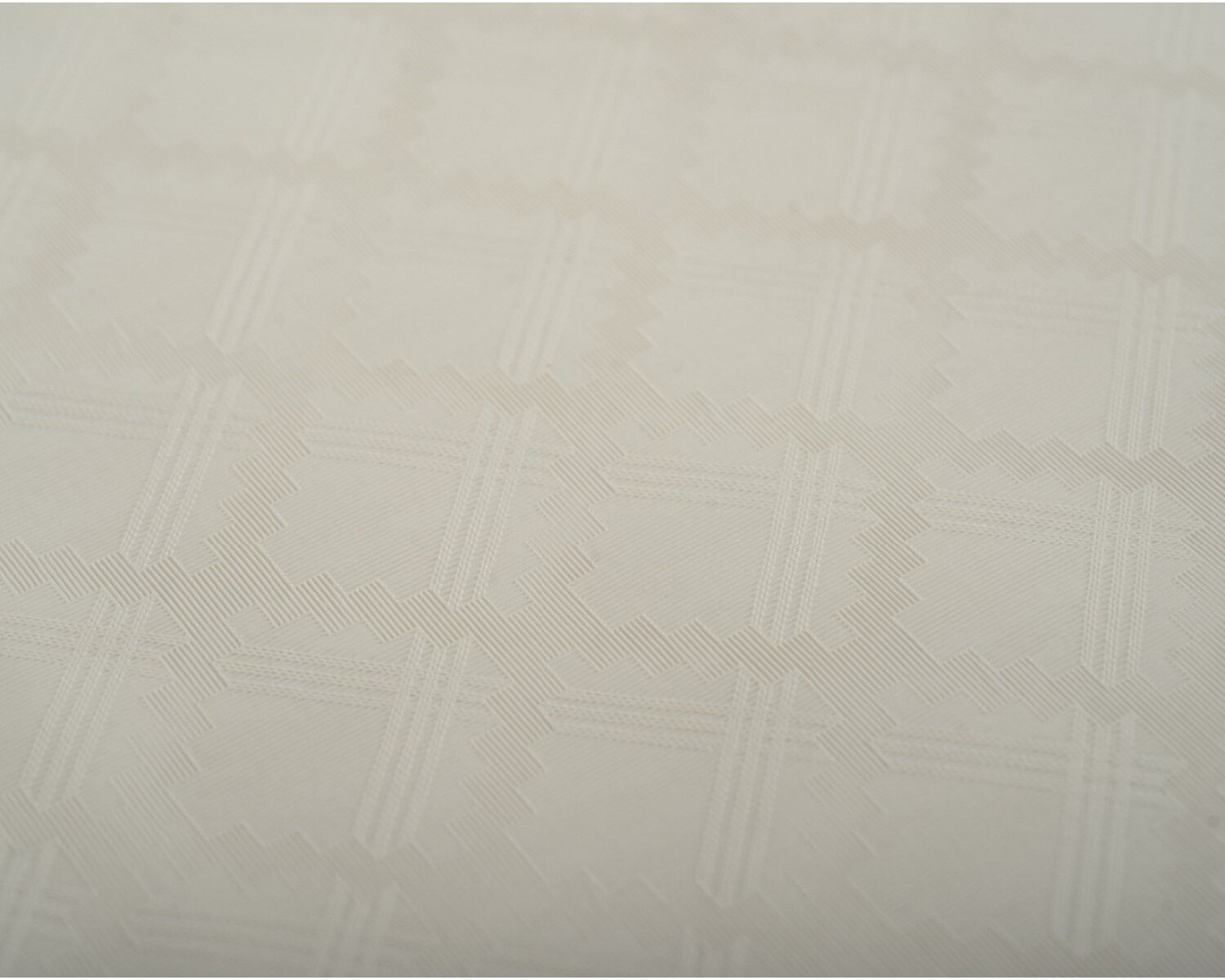 Скатерть круглая Колорит Шелковый текстиль 0-583 с бейкой ПВХ бежевый 180х135см / товары для дома