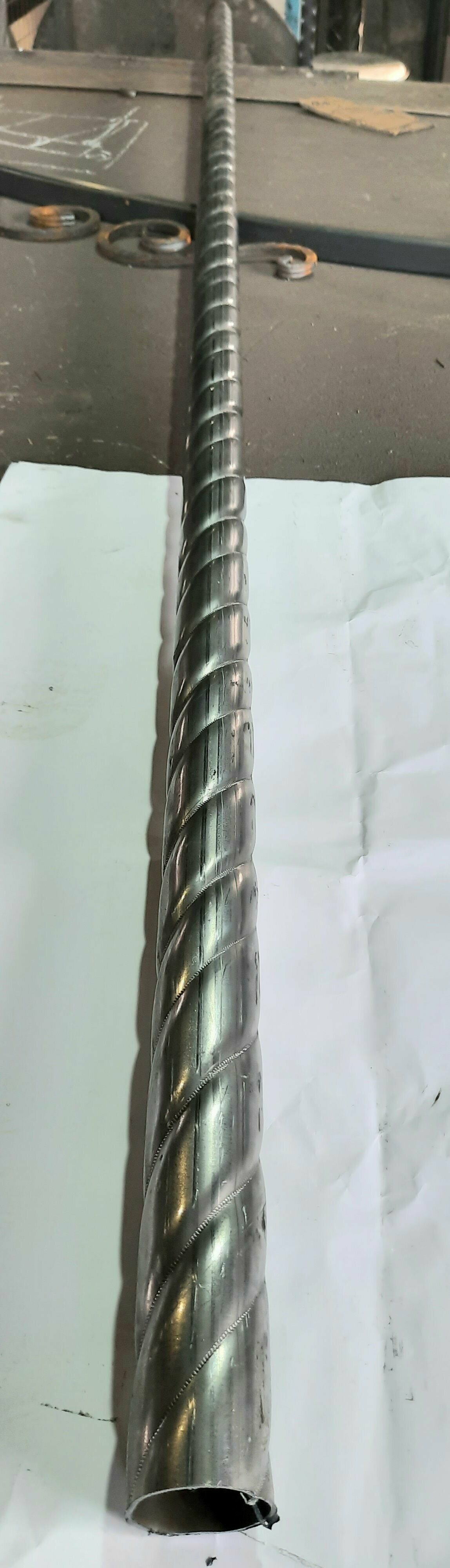 Труба круглая витая металлическая 51*1,5 мм 5 шт по 1 м - фотография № 3