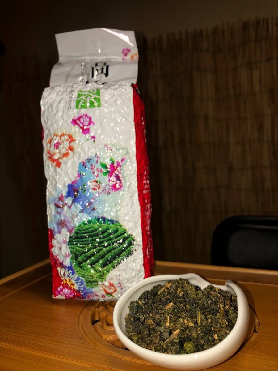 Чай китайский улун "Дун Дин Цин Сян", Тайвань, светлый, 50 г - фотография № 1