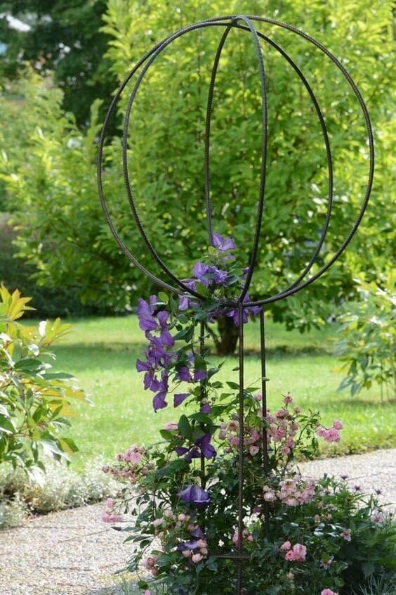Шпалера для растений для огурцов для винограда опора для цветов металлическая ширина шара 70см высота 190 см - фотография № 1