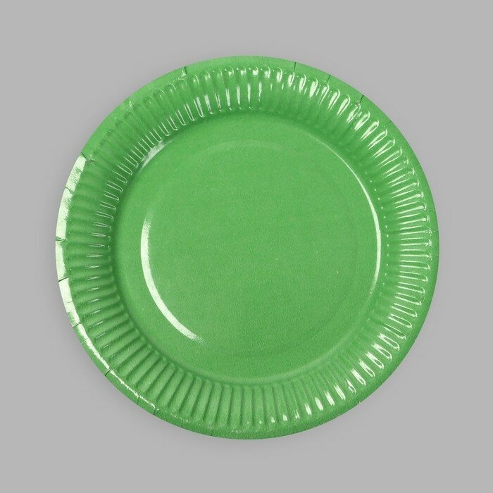 Тарелка бумажная, однотонная, 18 см, зелёный цвет - фотография № 3