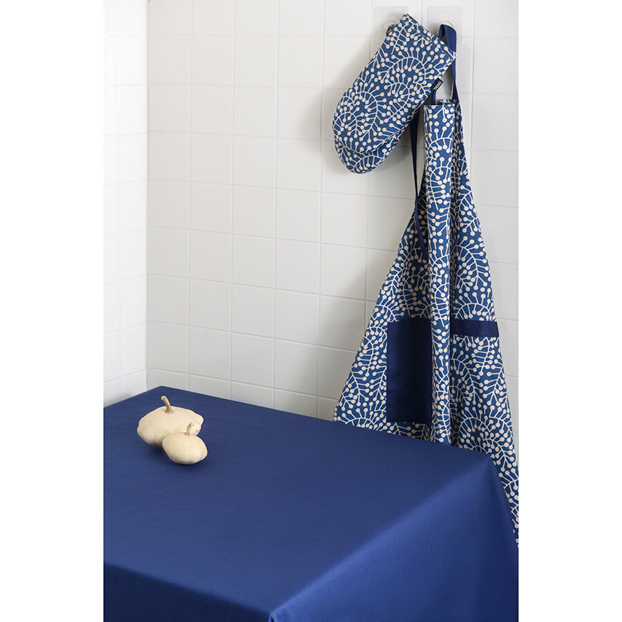 Фартук из хлопка темно-синего цвета с принтом Спелая Смородина из коллекции scandinavian touch, 70х85 см - фотография № 2