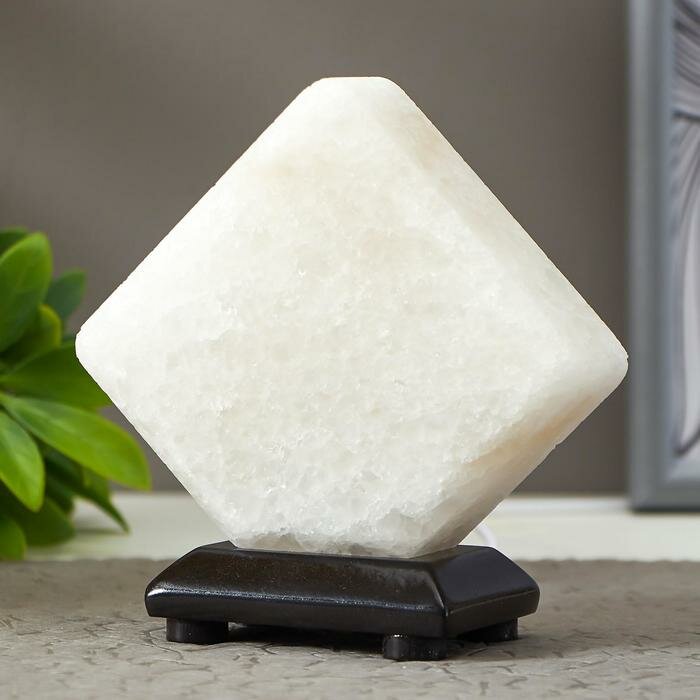 Соляной светильник "Кубик" LED (диод цветной) USB белая соль 10х9х7 см - фотография № 2