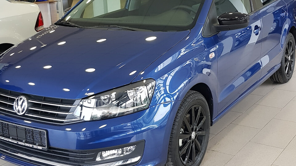 6RU807221AGRU Бампер передний для Volkswagen Polo цвет синий цвет LB5K