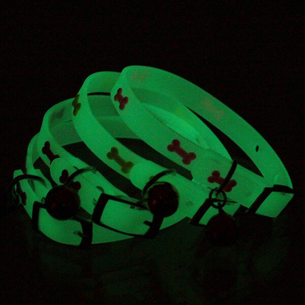 Ошейник для кошек с колокольчиком 1*30см «Neon-Кость» светящийся Ultramarine - фотография № 3