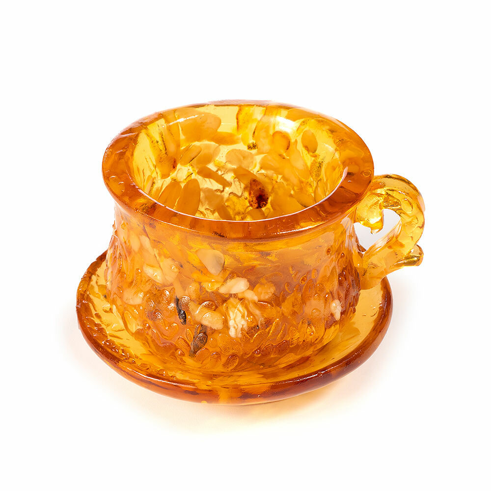 Сувенирная чашка с блюдцем с кусочками натурального янтаря - фотография № 5