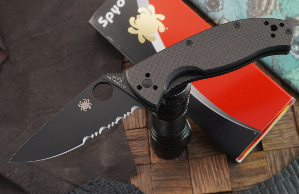 Складной нож Spyderco Tenacious, рукоять карбон, сталь 8Cr13MoV