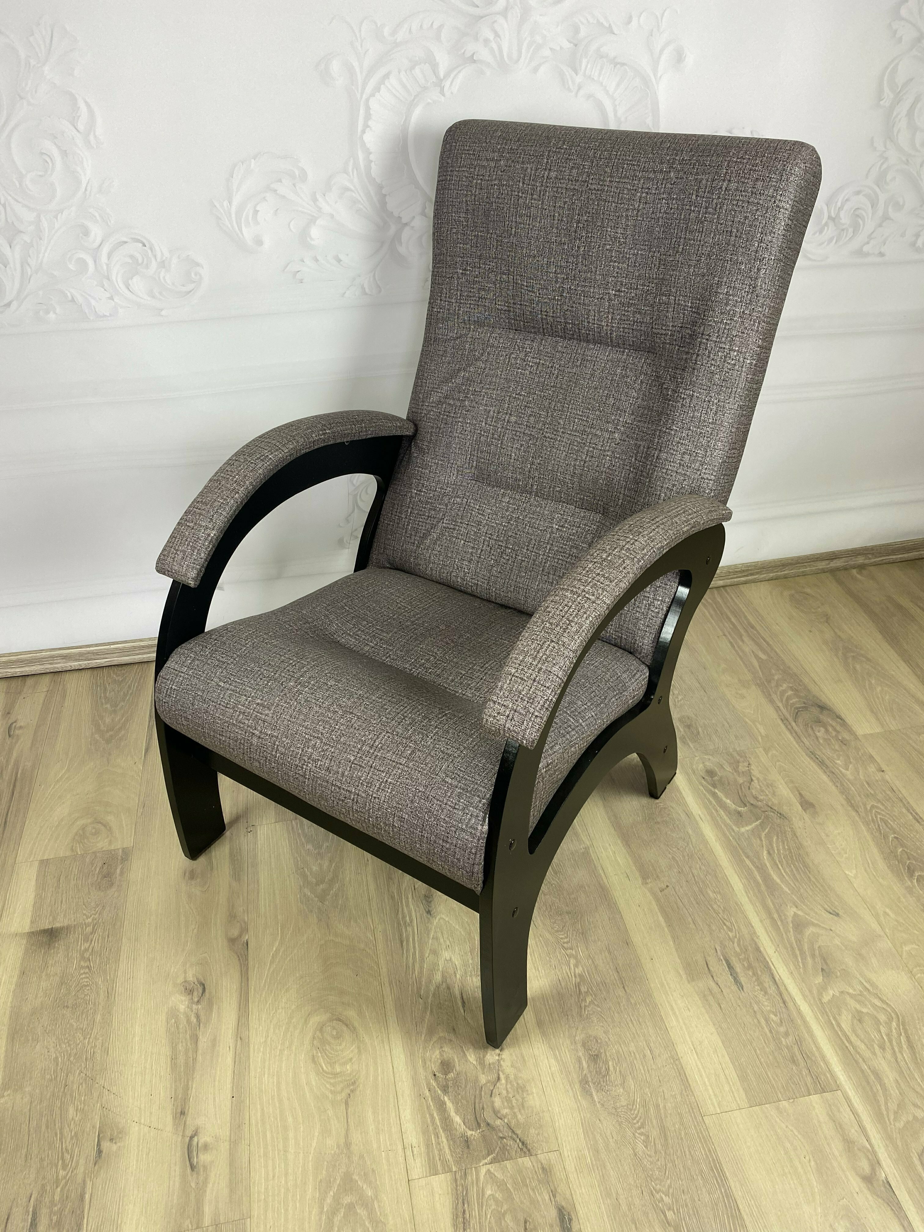 Кресло Классика мягкое для отдыха в комнату, гостиную или спальню, цвет серый - фотография № 4