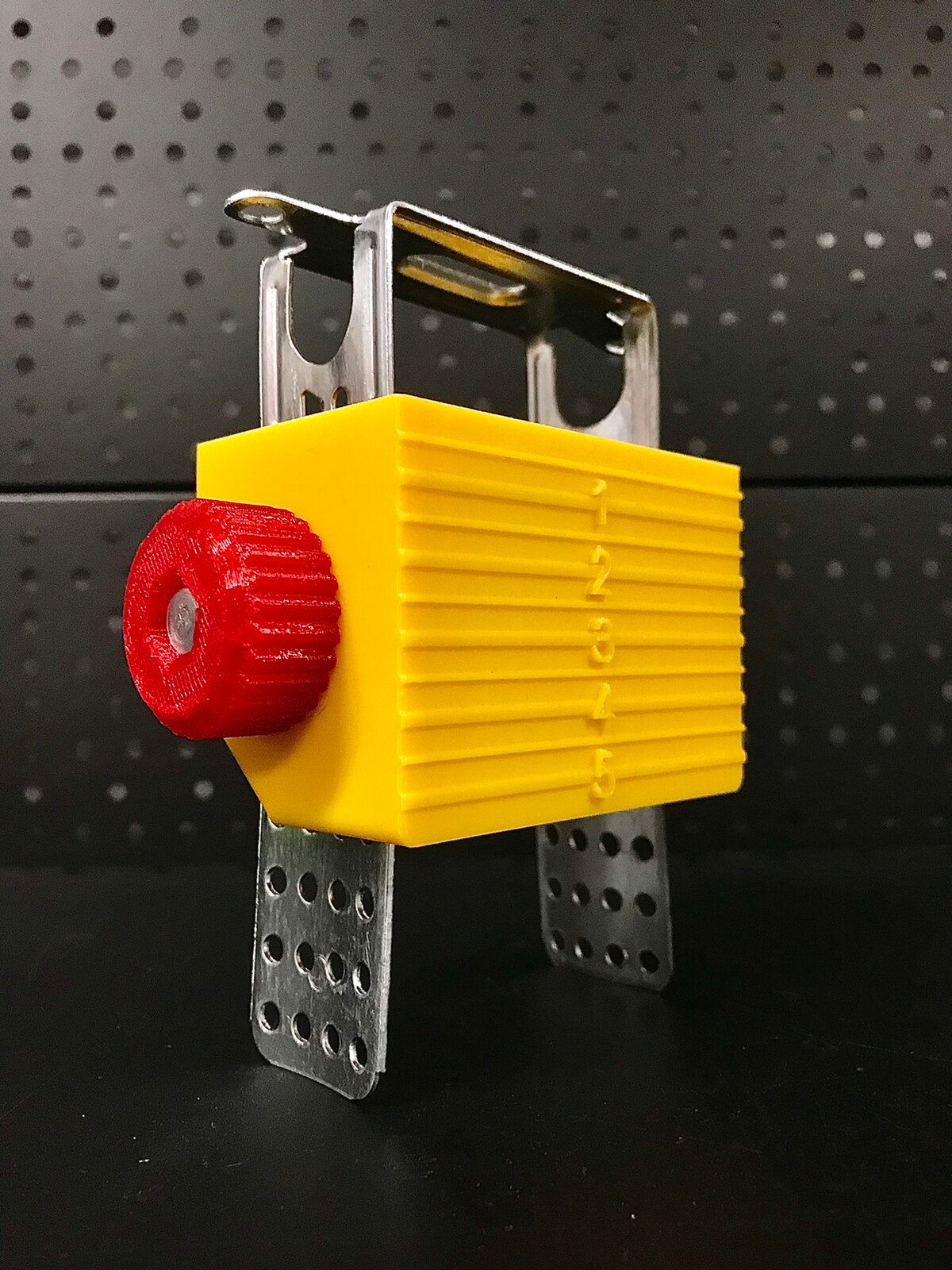 фото Держатель профиля цифровой HOLDER, магнитный