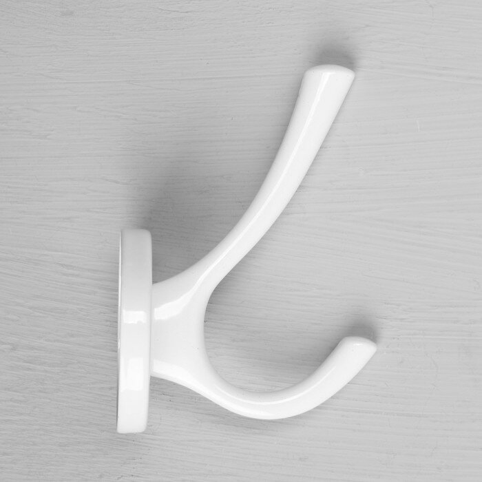 Крючок мебельный CAPPIO SIMPLE, двухрожковый, цвет белый - фотография № 4