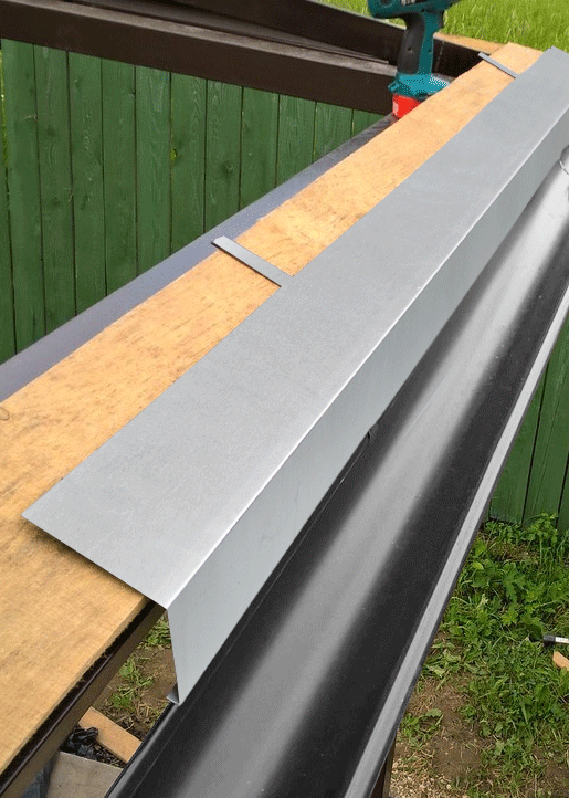 Карнизная планка 2 м (100х65 мм) 5 штук угол внешний металлический для крыши серебристый Цинк - фотография № 5