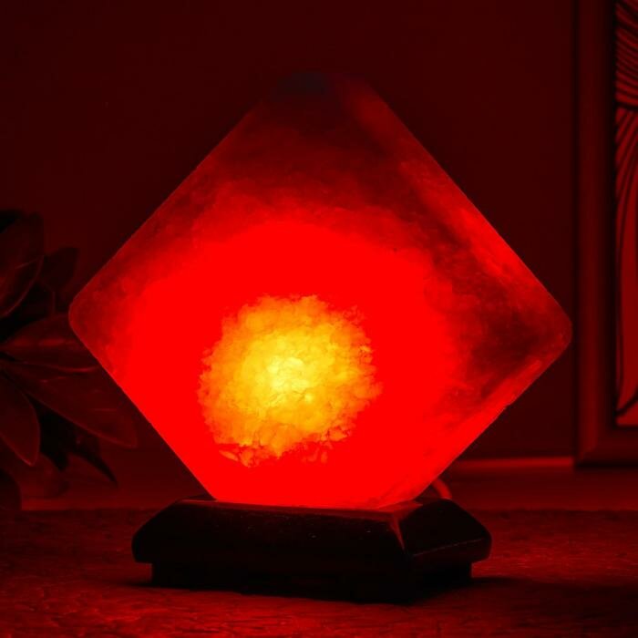 Соляной светильник "Кубик" LED (диод цветной) USB белая соль 10х9х7 см - фотография № 1
