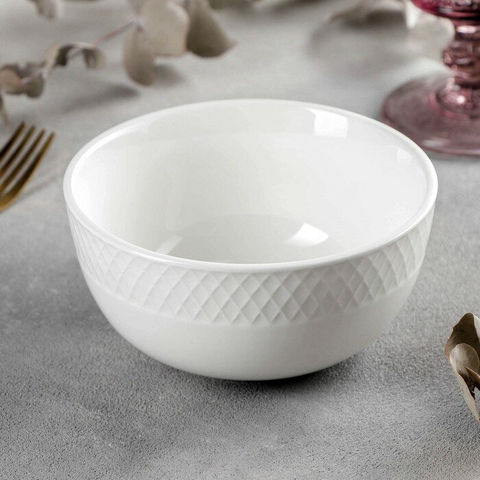 фото Салатник фарфоровый Wilmax «Юлия Высоцкая», 600 мл, d=14 см, цвет белый