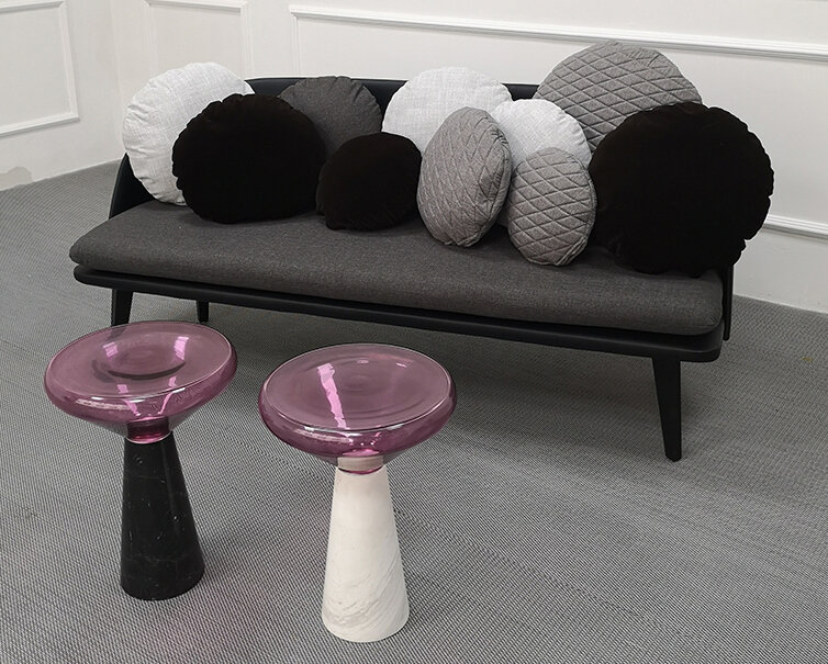 Кофейный столик в стиле Blow Side Table by Draenert низкий (фиолетовое стекло + черный мрамор) - фотография № 3