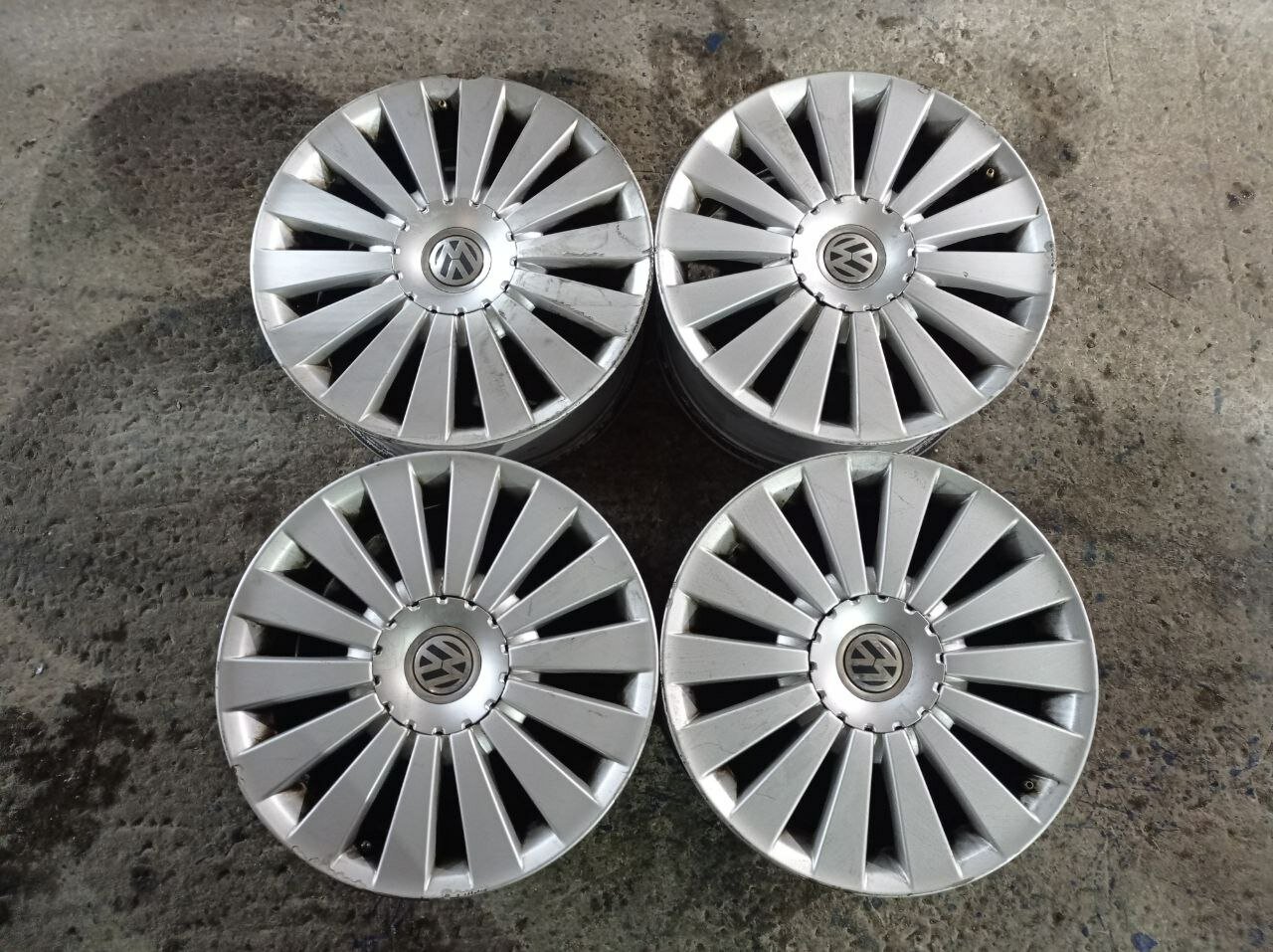 Колесные диски Volkswagen 8.5xR17/5x112 57.1 (оригинал)