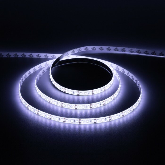 фото Cветодиодная лента Apeyron Electrics 5 м, IP65, SMD2835, 120 LED/м, 9.6 Вт/м, 12 В, 6500К