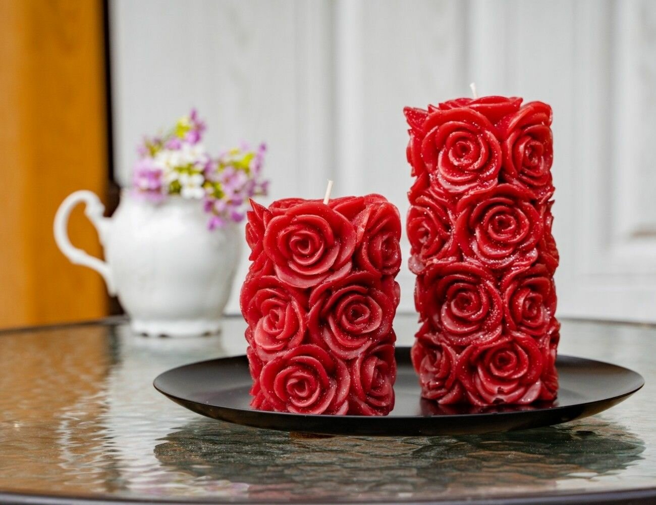 Дизайнерская свеча мерцающие розы, бордовая, 7x10 см, Kaemingk (Decoris)