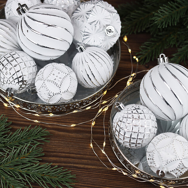 Winter Deco Набор пластиковых шаров Divine 6-8 см 24 шт белый с серебряным 220033