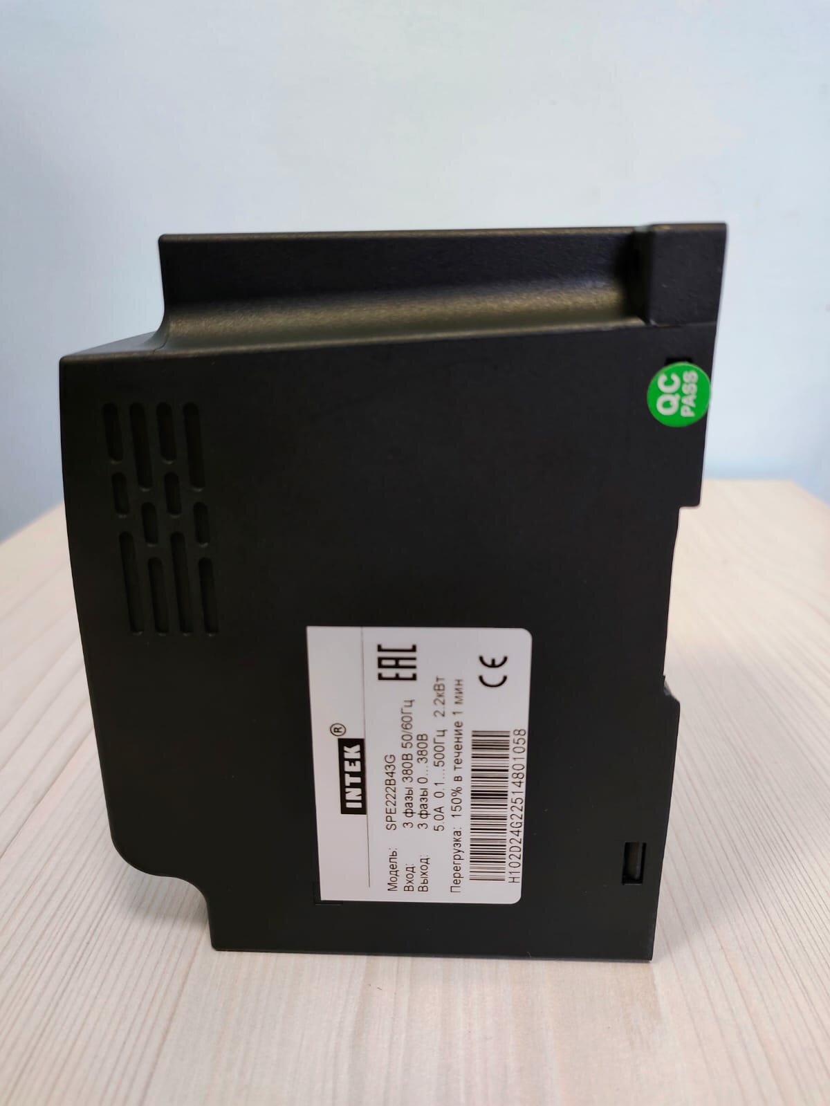 Преобразователь частоты Intek SPE222B43G (2.2KW, 380V, 3PH) - фотография № 3