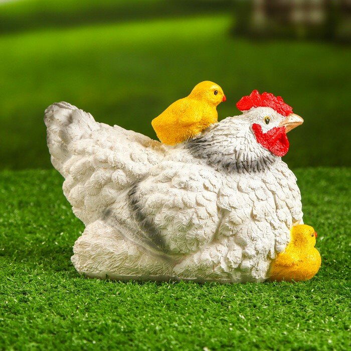 Садовая фигура "Курица белая с цыплятами" 21х16х14см - фотография № 3